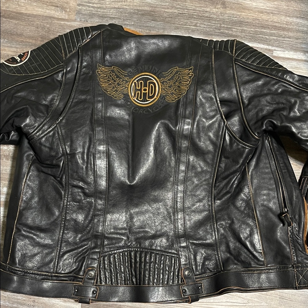 Women’s Black Quilted Jacket - Picture 6 of 8